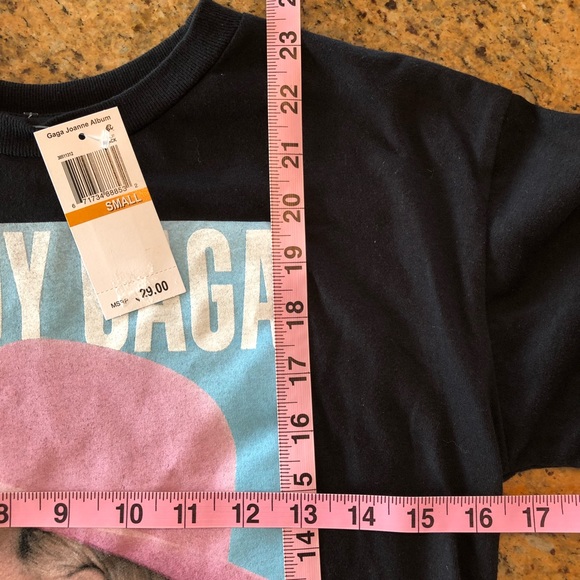 NWT LAST ONE: M LADY GAGA BLACK TEE SHIRT! - Picture 5 of 5
